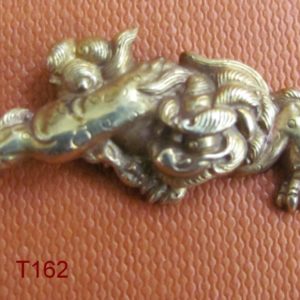 T162. Papered solid gold Shishi menuki